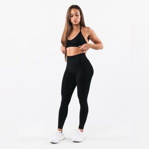 Alphalete Amplify Gravity Leggings & Amplify Halter Bra SET